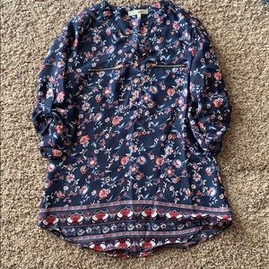 Sz M sheer blue flowered shirt.
